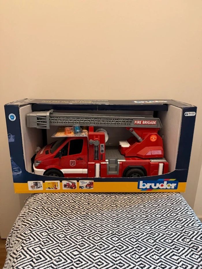Bruder - Camion Pompier Mercedes Benz Sprinter Avec Echelle Et Module Son Et Lumière