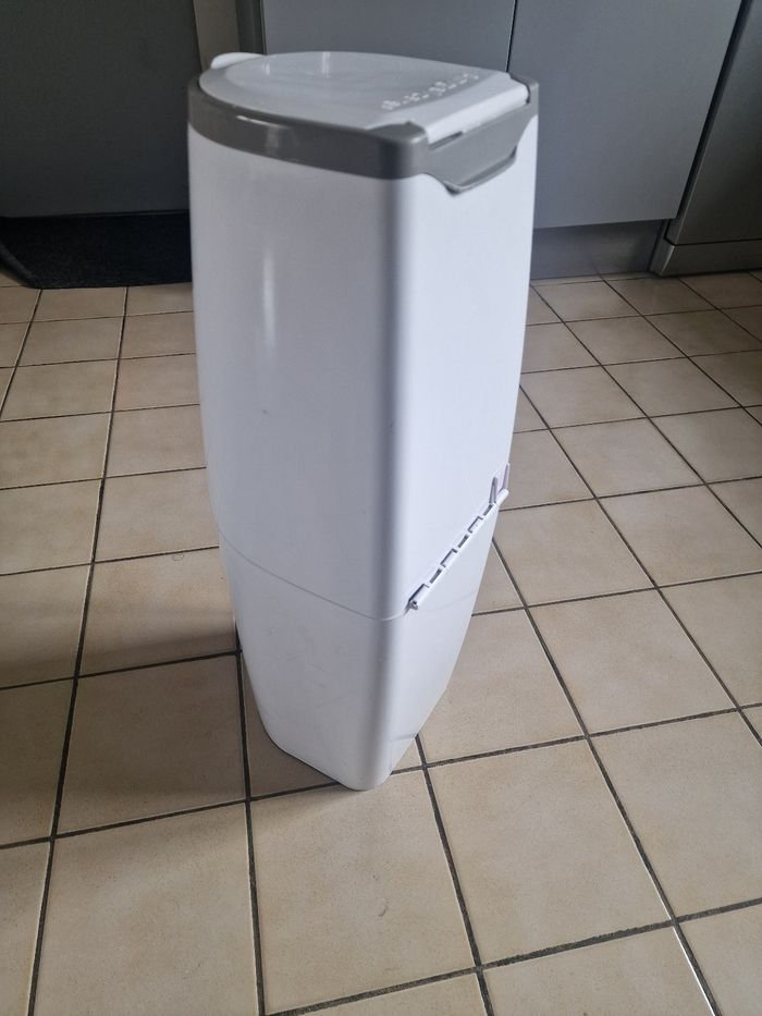 Poubelle a couche angelcare - photo numéro 2