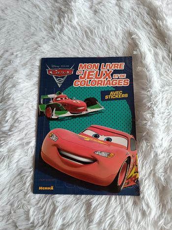 NEUF Mon livre de jeux et de coloriages avec stickers Cars 2 _ Disney X Pixar X Hemma