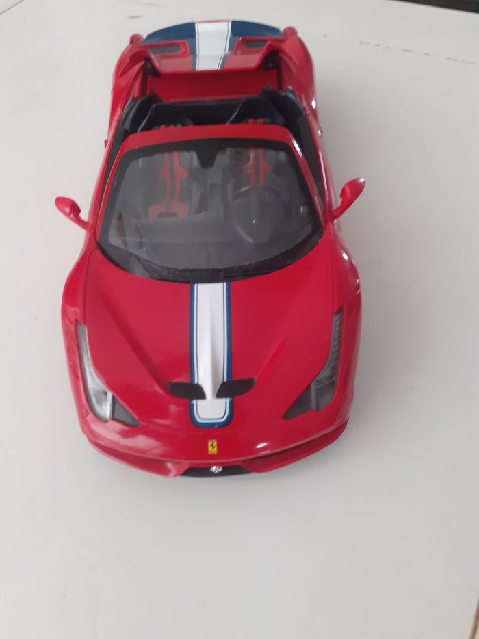 Voiture ferrari - photo numéro 2