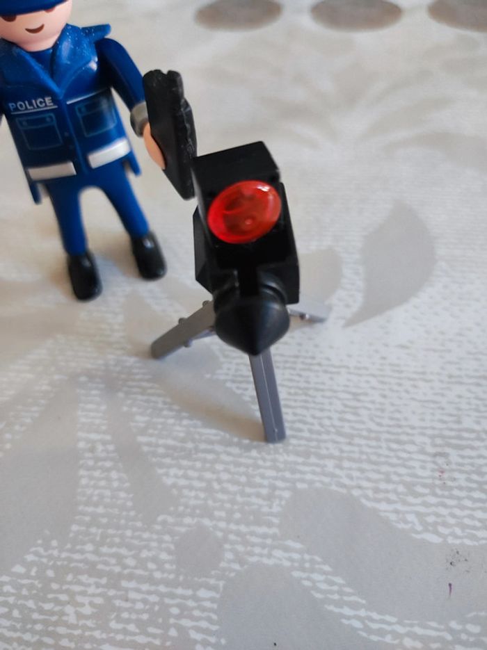Playmobil policier - photo numéro 2