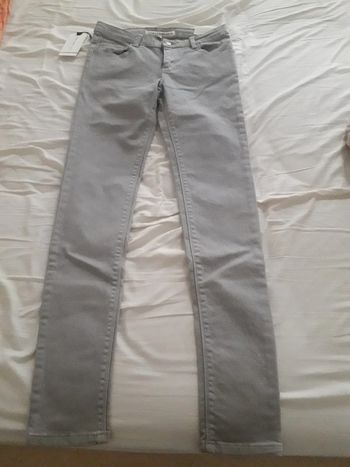 jean neuf avec étiquette