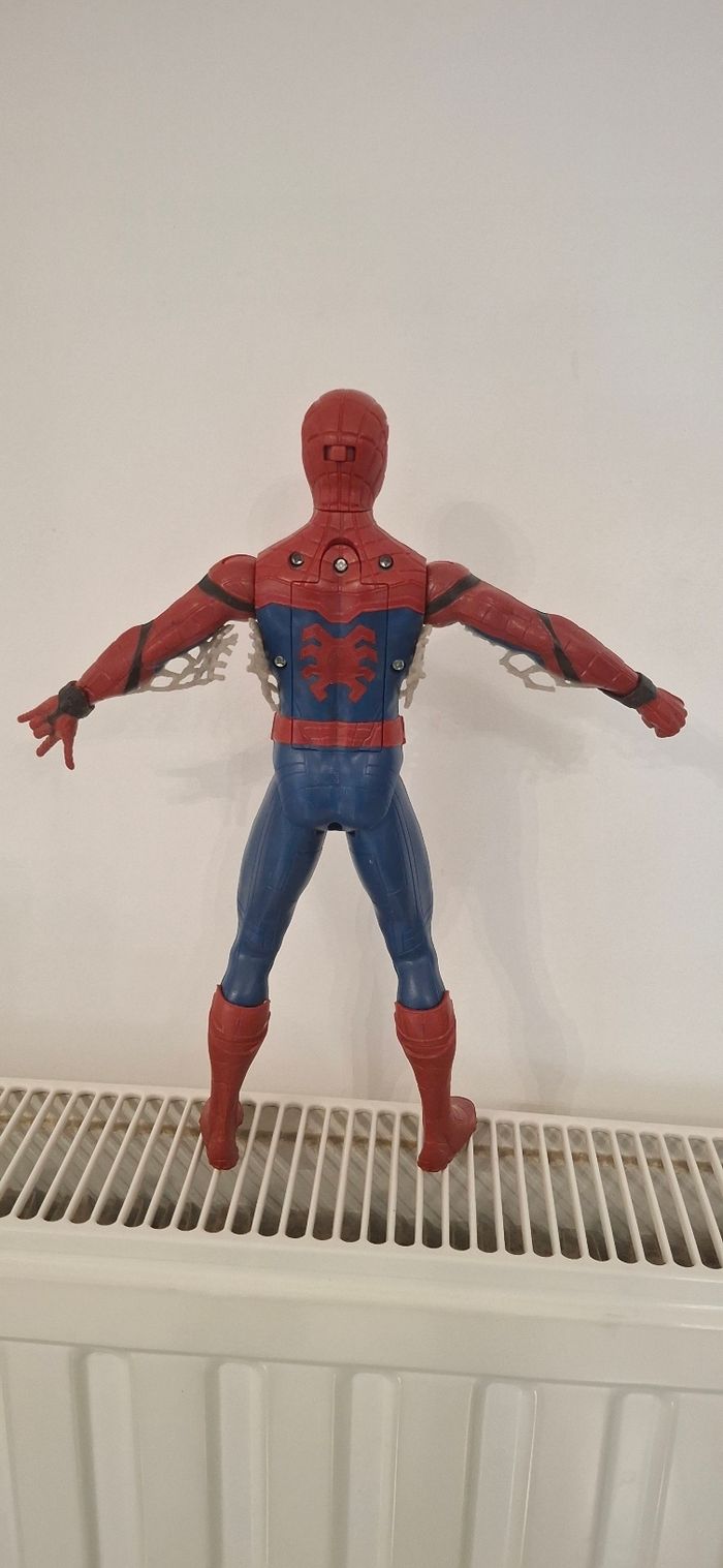 Figurine Marvel – Spider-Man 30 cm (parlante + articulée) - photo numéro 2