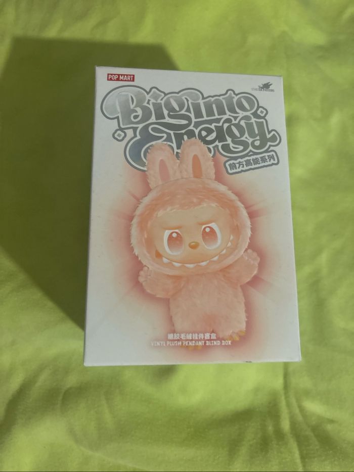 Popmart Labubu v.3 big into energy ~sealed