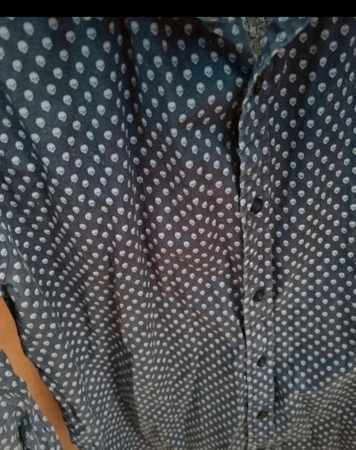 Chemise à motif tête de morts taille L (41-42) - photo numéro 5