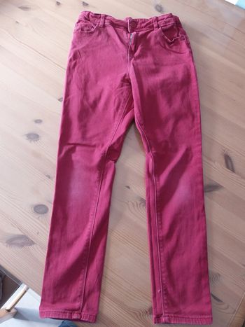 Jean slim rouge foncé