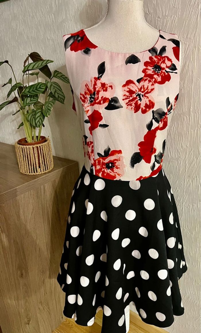 Belle robe hippocampe taille 40