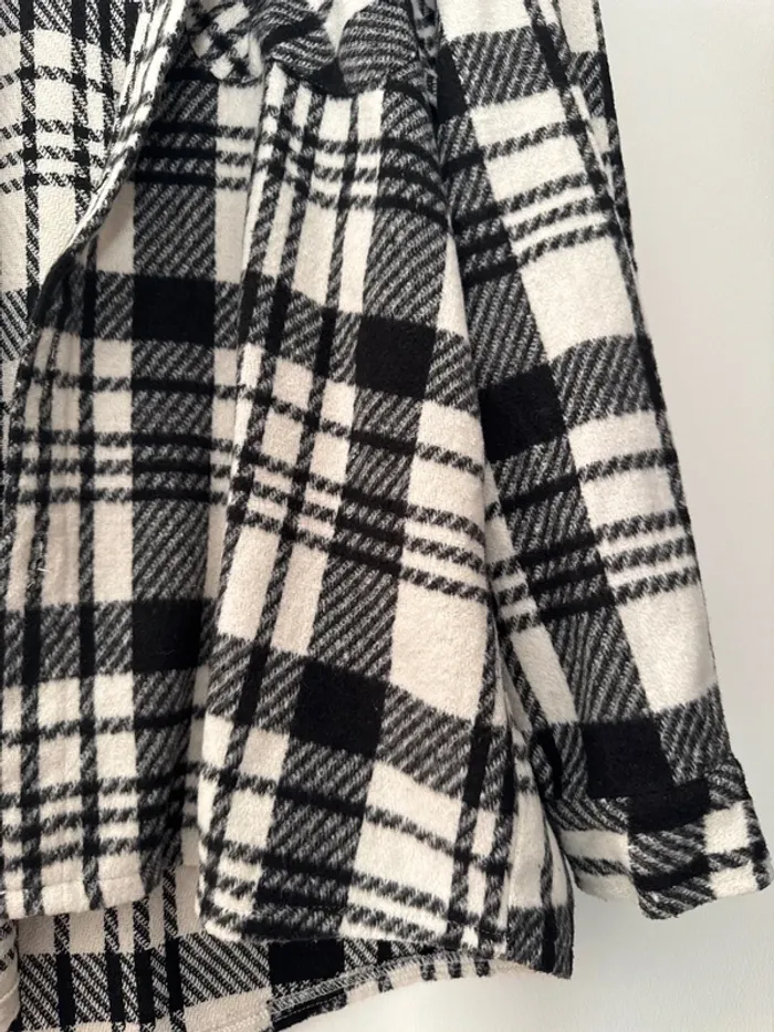 Veste à carreaux pied de poule type sur chemise - photo numéro 5