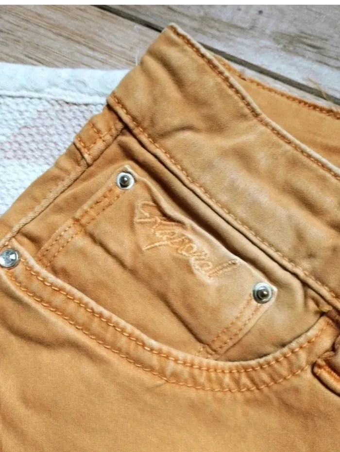 Pantalon  Jeans  droit  Jaune  - Effet peau de pêche  -  Kaporal  -  16  ans =  34  -  Parfait  État - photo numéro 8