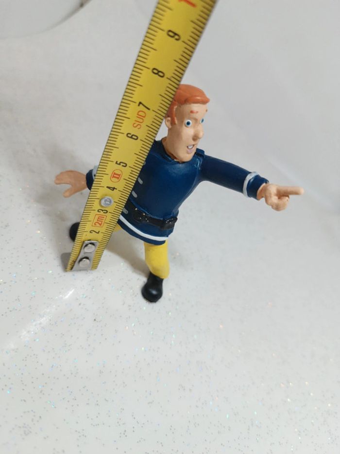 Figurine figura personnage miniature petite small sam pompier fireman montre doigt finger comansi - photo numéro 8