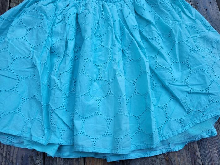 Magnifique jupe réversible Okaïdi, bleu turquoise, un coté motif dentelle, un coté tulle, 12 ans - photo numéro 5