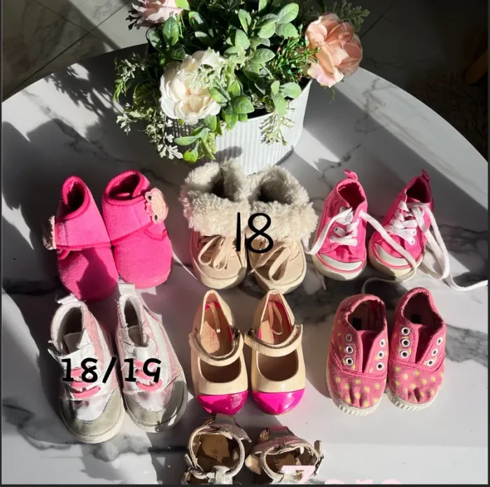 Lot de 7 chaussures bébé  fille 18/19 - photo numéro 2