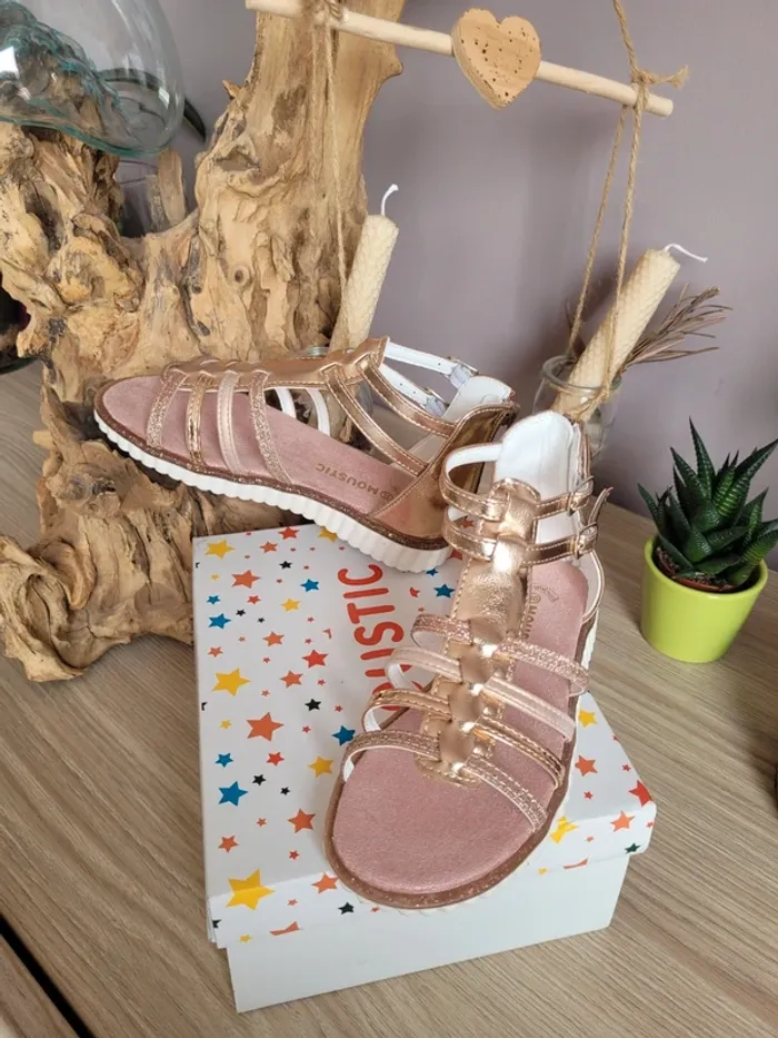 Nu pieds pointures 30 neuf.