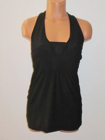 Top noir ,bijou au dos taille unique pour un 36.38