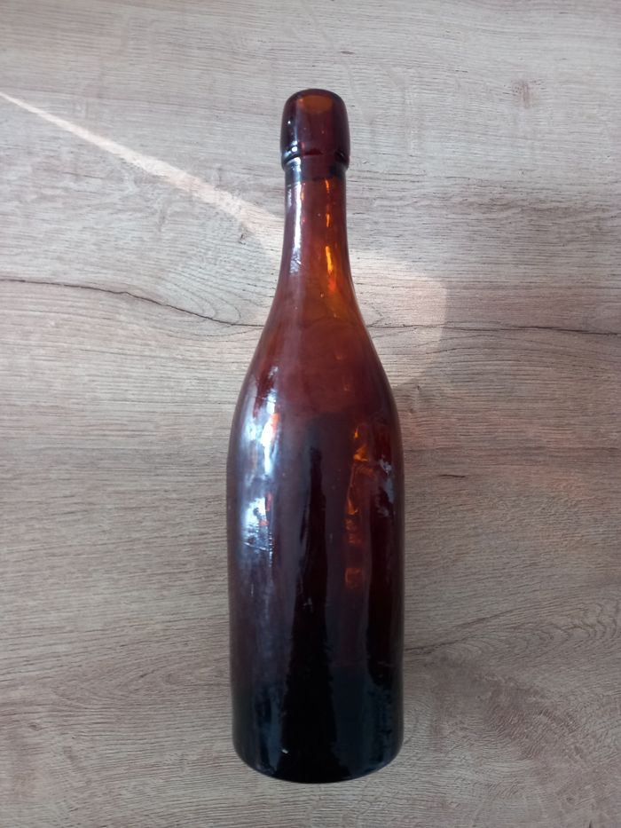 Bouteille ancienne en verre brun. - photo numéro 5