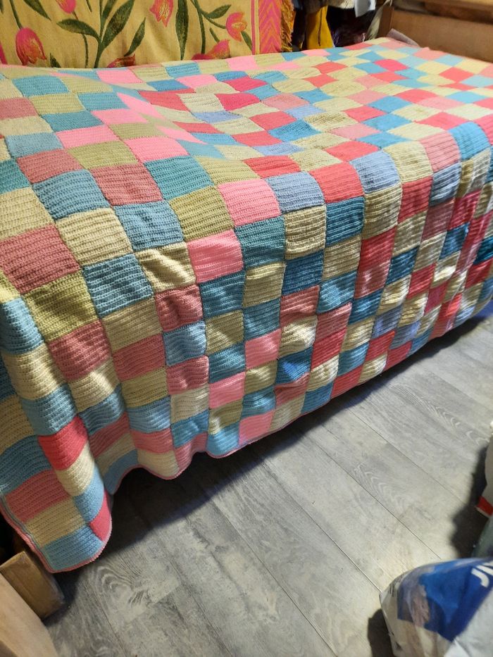 Couverture grand lit plaid crochet vintage rétro granny hippie : maison