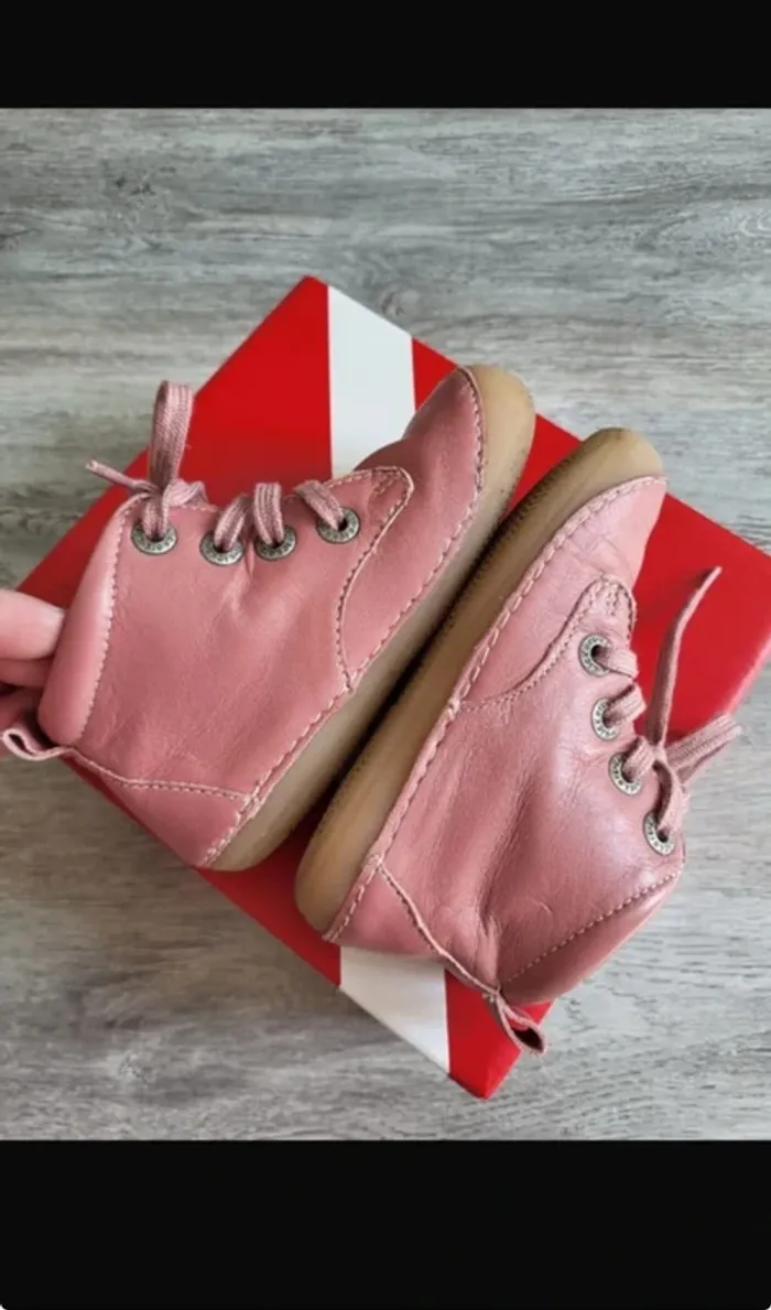 Chaussure souple Kickers pointure 25 état impeccable - photo numéro 8