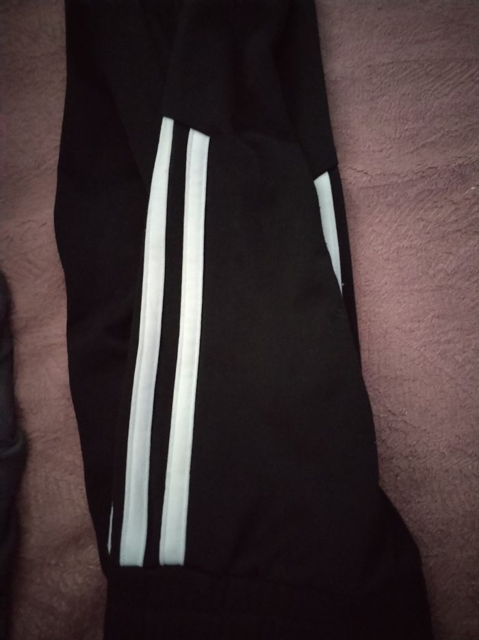 Jooging "Adidas" 7/8 ans neuf - photo numéro 6