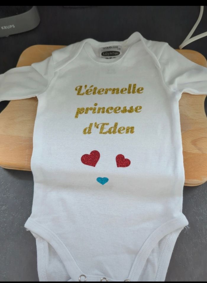 Bodies bébé  ( longue courte manche  naissance /  6 mois / 9/ mois / 12 mois )