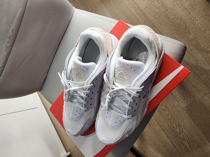 Nike Huarache Blanche - Pointure 40 - photo numéro 4