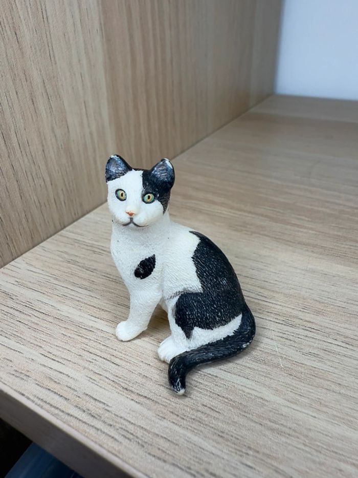 Chat assis schleich