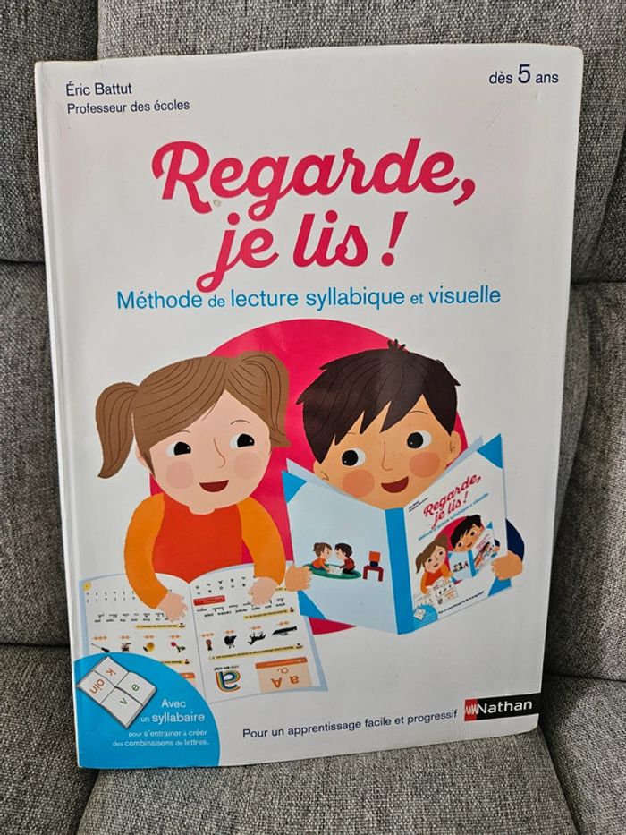 Livre regarde je lis edition nathan