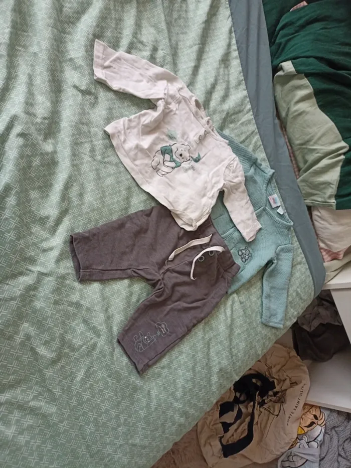 Ensemble Winnie l'ourson 1 mois