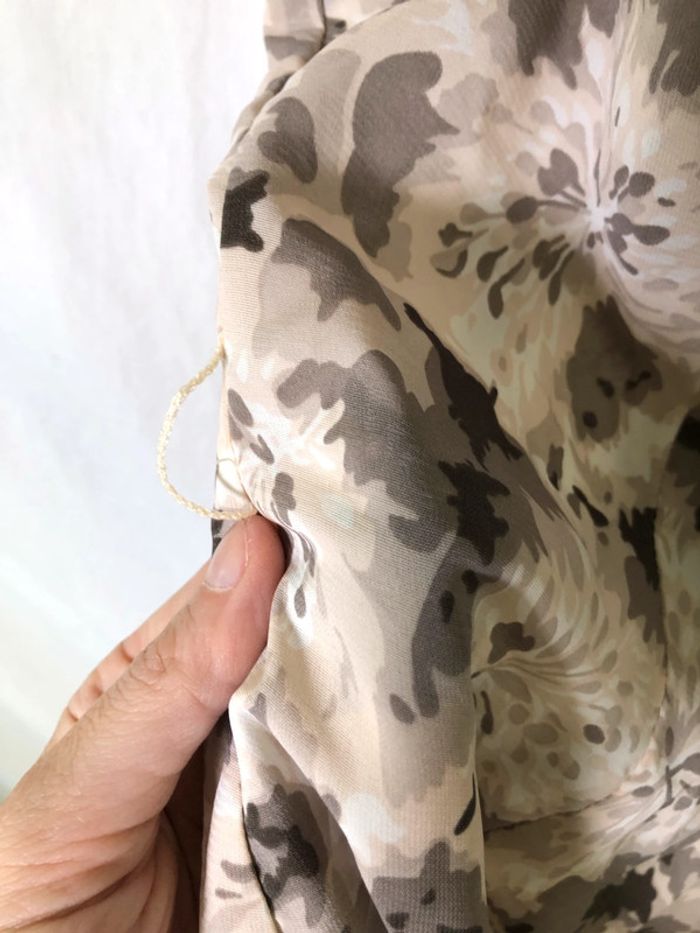 Blouse col rond motifs fleurs taupe et marron H&M manches courtes taille 38 comme neuve - photo numéro 14