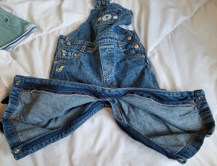 Lot 18 mois salopette ourson en jean et gilet - photo numéro 12