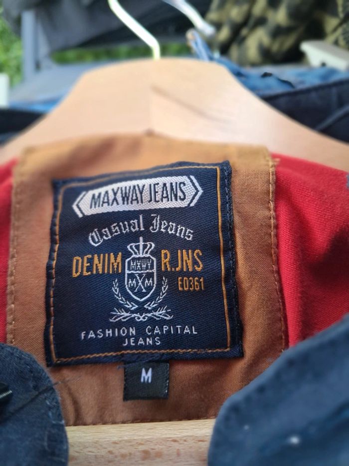 T shirt Maxway Jeans rouge et bleu - photo numéro 10