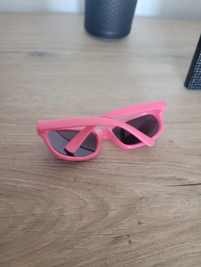 Paire de lunette de soleil enfant - photo numéro 4