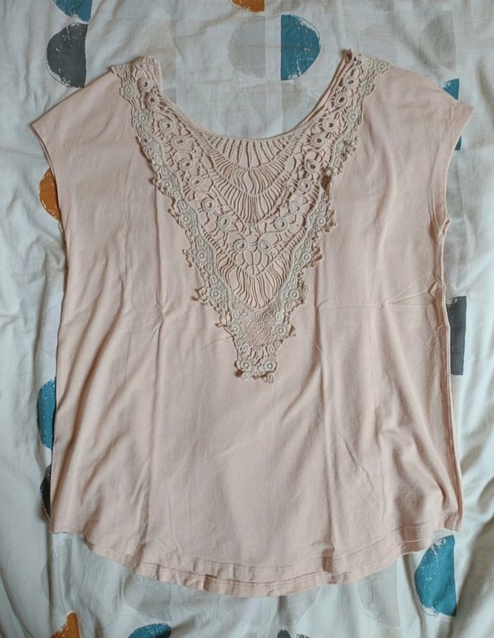 Tee-shirt avec dos en dentelle - photo numéro 2