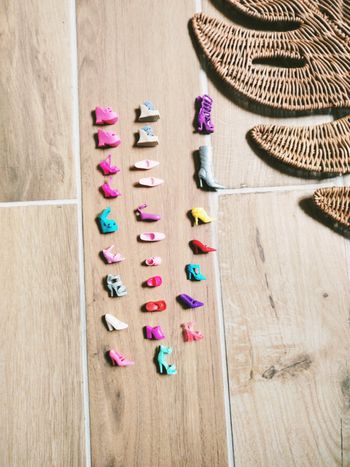 👠Lot de chaussures accessoires pour poupées Barbie et Winx - marque Mattel