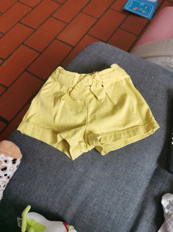 Short jaune 18 mois