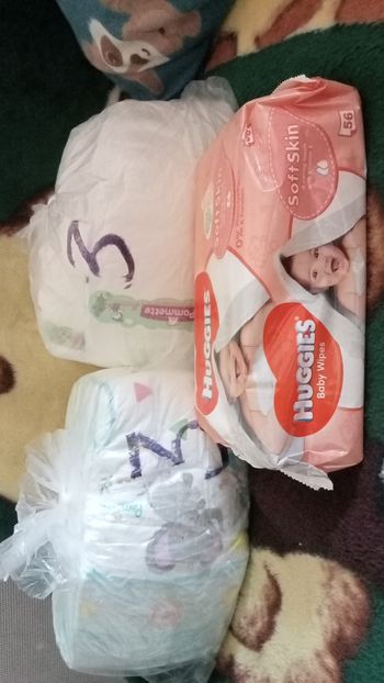 Vend couche taille 3 et lingette bebe