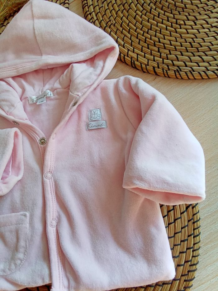 Gilet en velours rose avec capuche Kiabi 3 mois - photo numéro 4