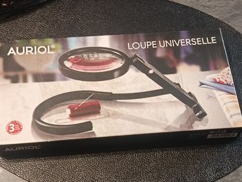 Loupe de lecture neuf