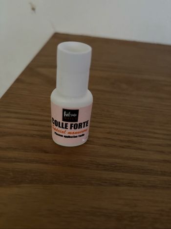 Colle Forte Spécial Manicure