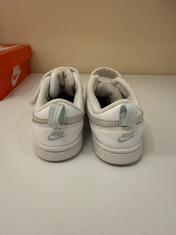 Basket Nike taille 28 - photo numéro 4