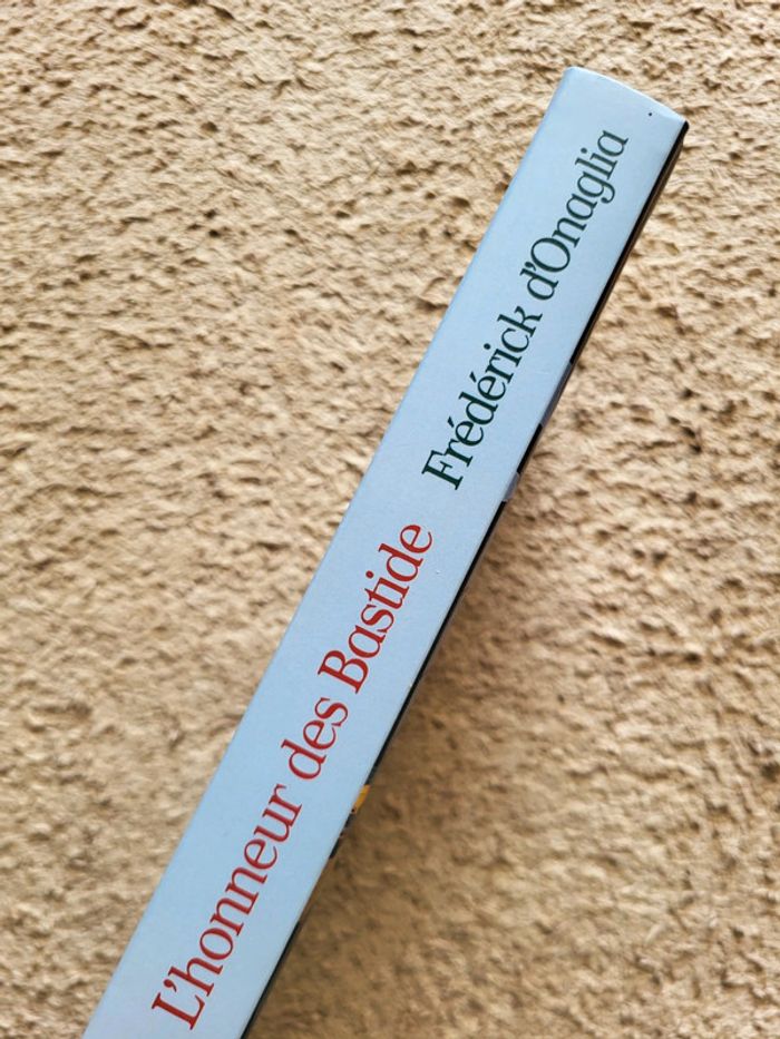 Livre L'honneur des Bastides de Frédéric d'Onaglia - photo numéro 5