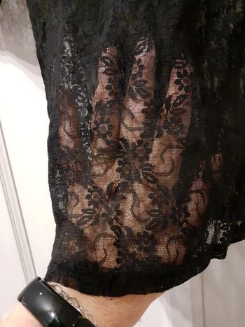 Haut ,style dentelle  transparent