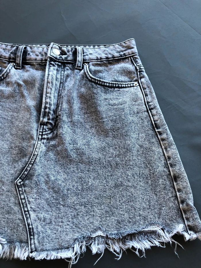 Jupe en jean bershka taille 38 - photo numéro 2