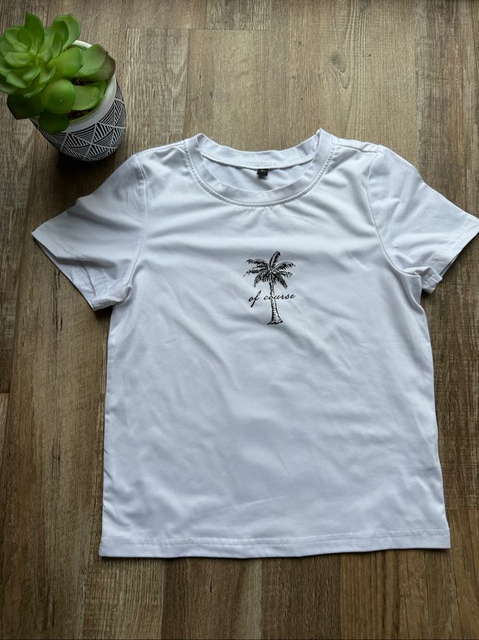 - Tee shirt - 6 ans - Très bon état