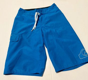 Short Quiksilver garçon – Bleu vif – 8/10 ans