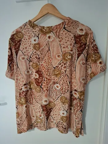 T-shirt imprimé motif floral