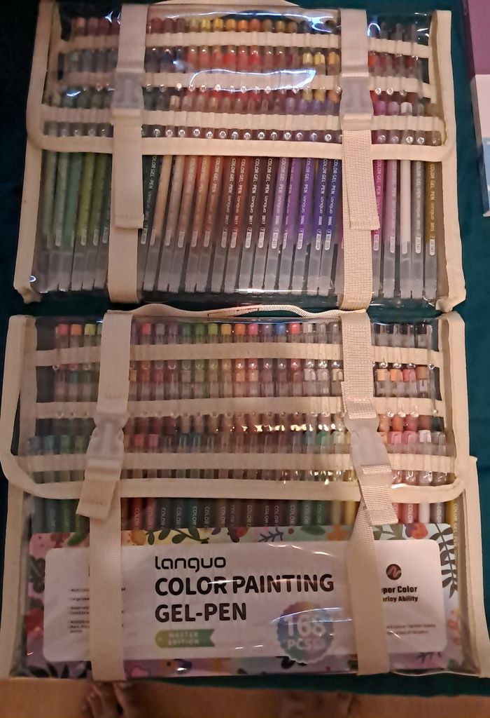 Lot feutres et livres coloriage mystere - photo numéro 6