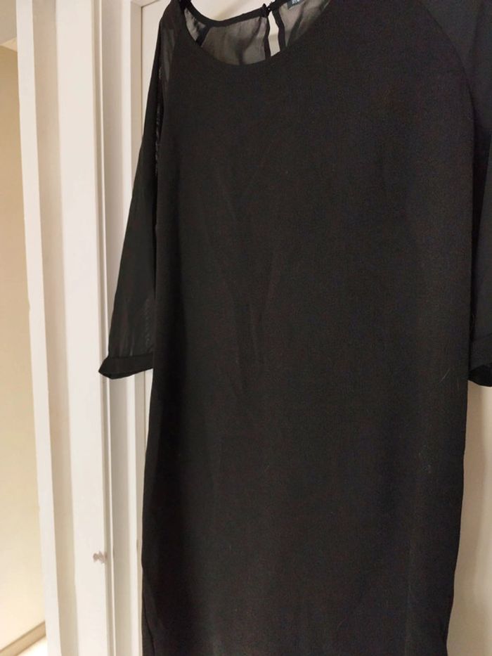 Robe noire - photo numéro 2
