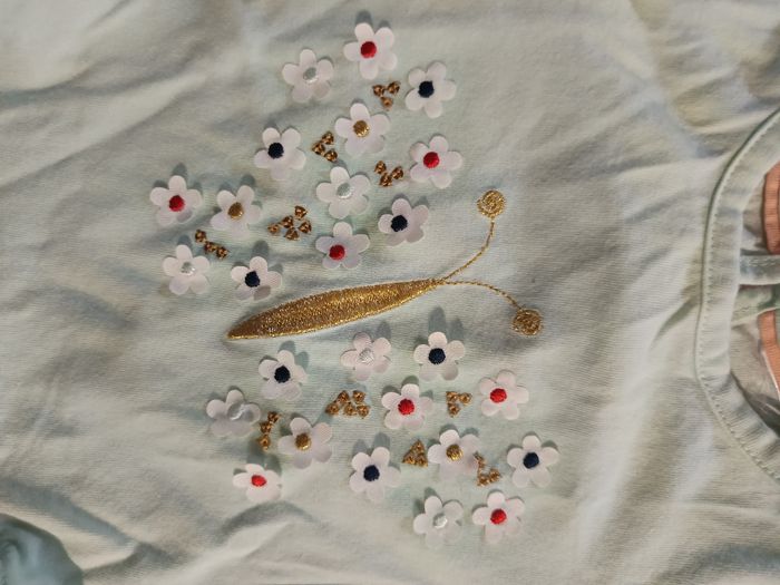 T-shirt papillon 🦋 9 mois - photo numéro 3