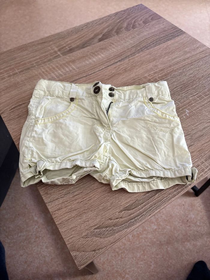 Short vert clair