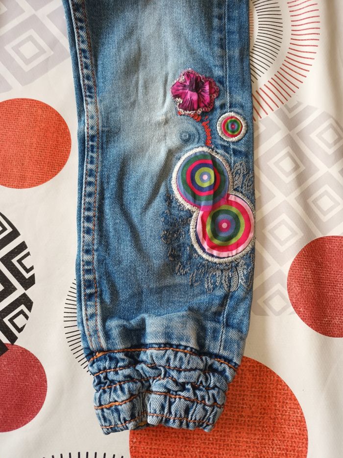Jeans Desigual taille 5 ans 👧 - photo numéro 2